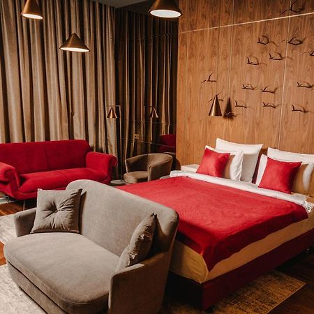 The Veil Hotel Astana Luaran gambar A bedroom at the hotel