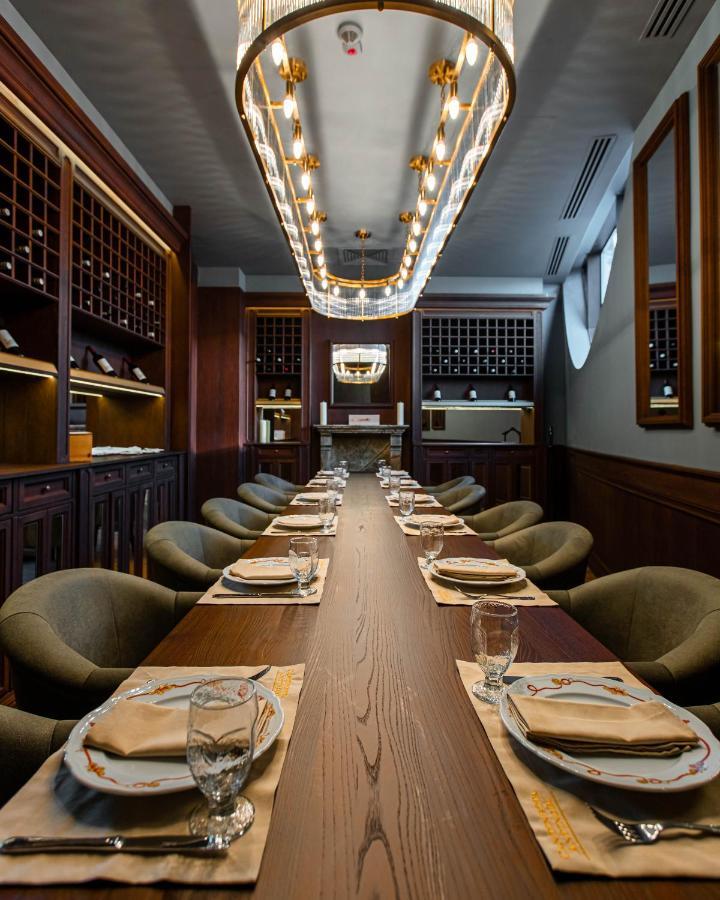 The Veil Hotel Astana Luaran gambar The interior of the restaurant