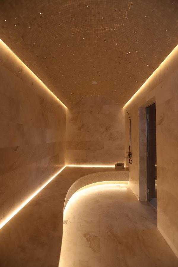 The Veil Hotel Astana Luaran gambar A steam room