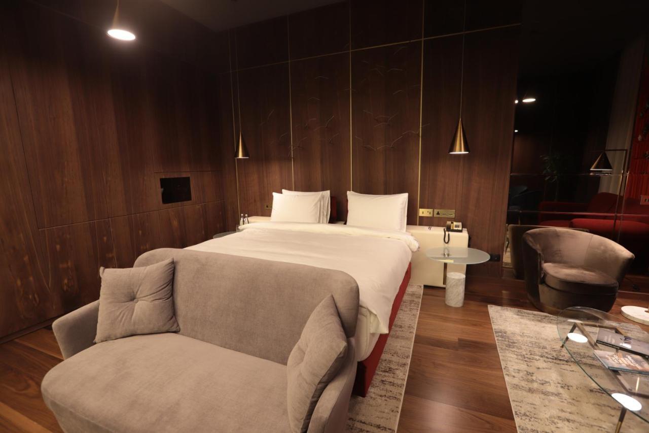 The Veil Hotel Astana Luaran gambar A room at the hotel